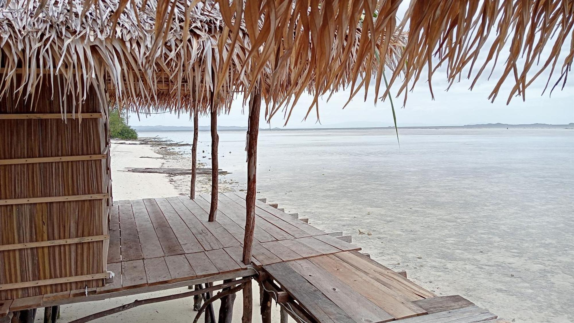 Coco Huts Guest House Waisai Exterior foto