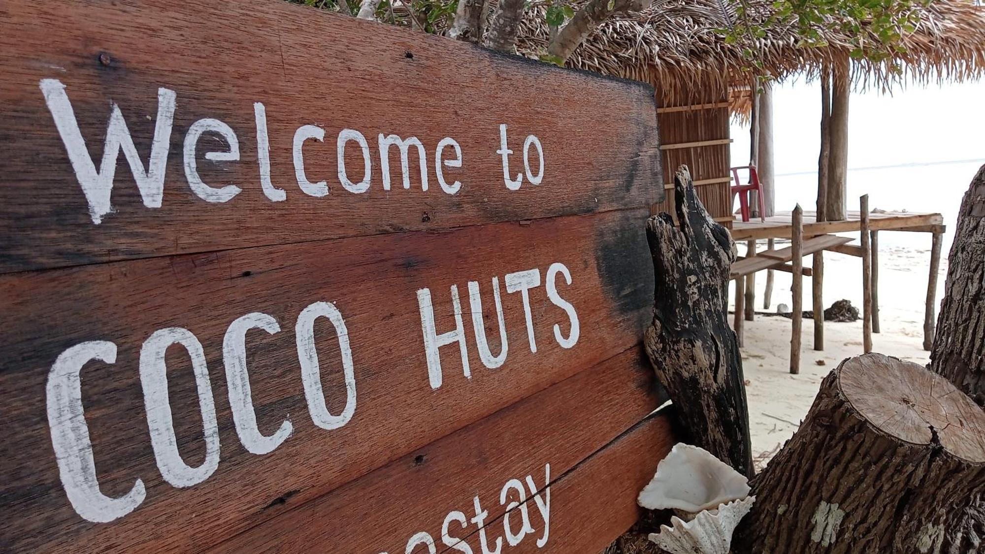 Coco Huts Guest House Waisai Cameră foto